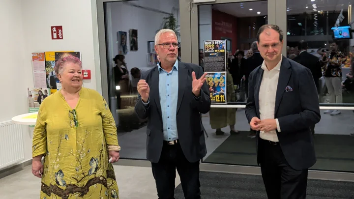 (LinOBreality), Karl Dworschak (VHS Seestadt), Christian Stromberger  (Kulturkomission Donaustadt)ks nach Rechts) Gaby Ristic (J