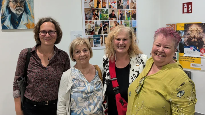 Gaby mit den Gastkünstlerinnen (von links nach rechts):  Kerstin Paulik,  Brigitte Lichtenhofer-Wagner, Beatrix Löhri-Pelikan)